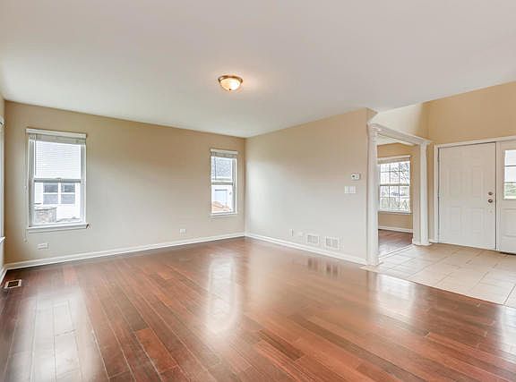 3rd image of 421 Lake Plumleigh Way