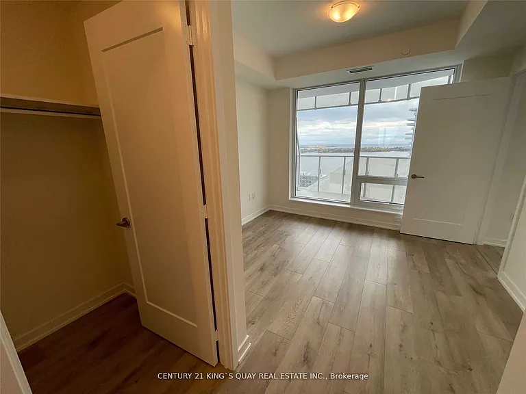 28 Freeland St #2702 — Photo 8