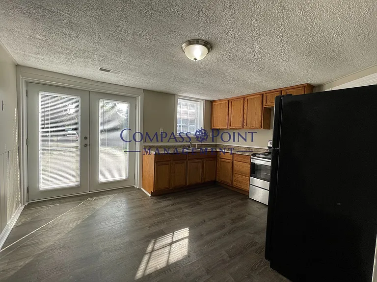 161 E Loudon Ave — Photo 11