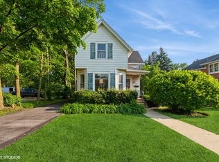 940 W Main St, Saint Charles, IL 60174