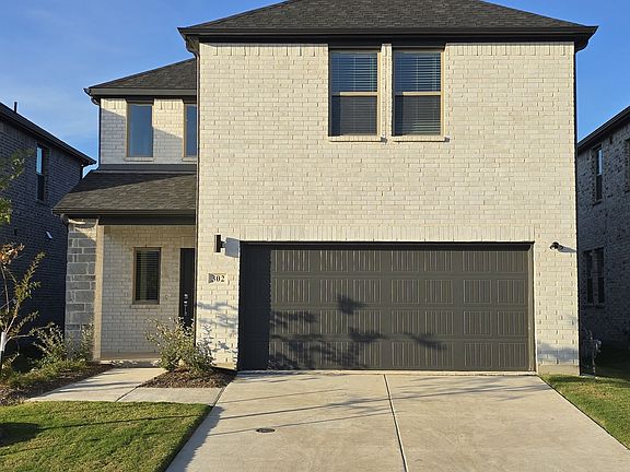 3rd image of 302 Berkshire Dr