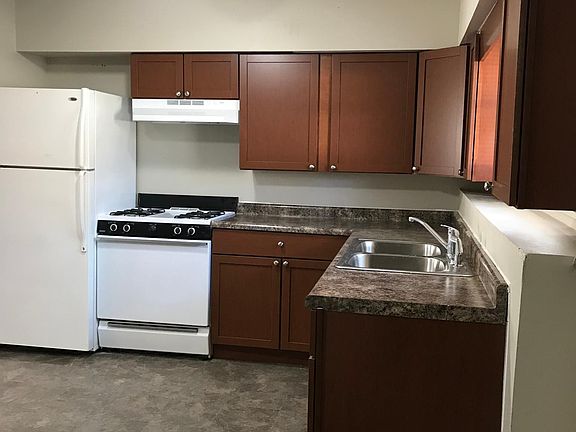 2nd image of 385 Ann St APT 2