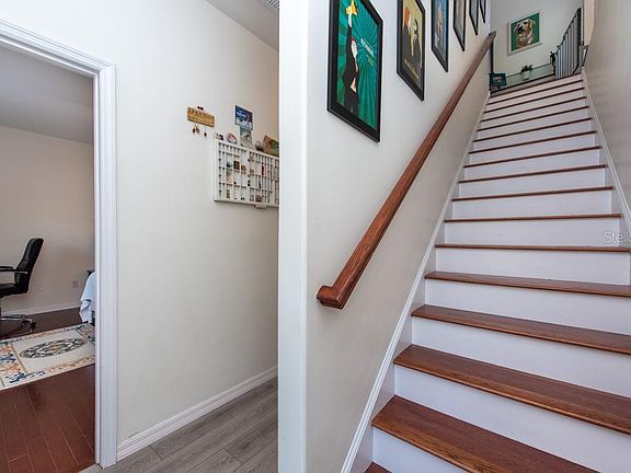 5th image of 222 7th Ave N #222