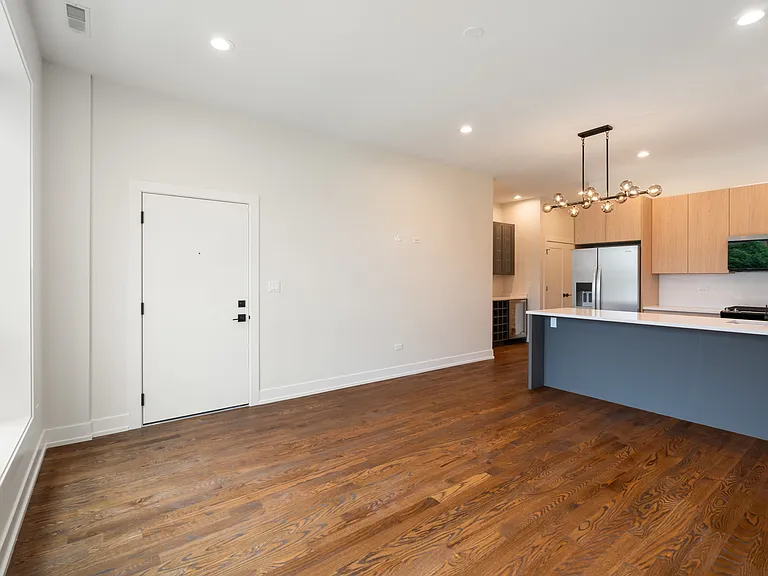 416 E 50th Pl #1W — Photo 13