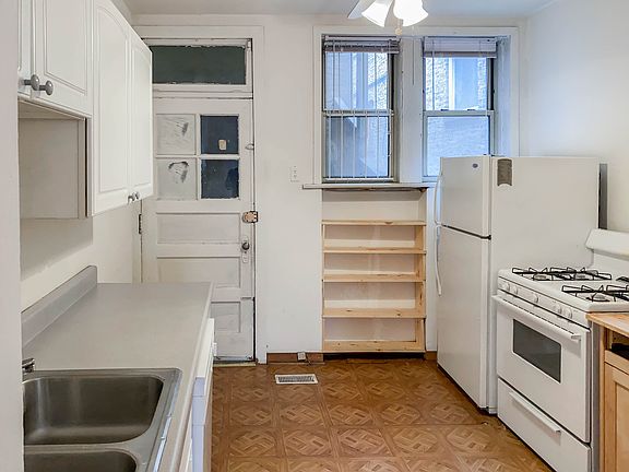 2nd image of 4817 1/2 N Wolcott Ave #2A