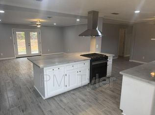 127 Columbia St, Palestine, TX 75803