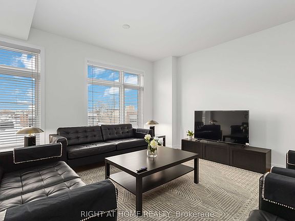 3rd image of 1557 Midland Ave