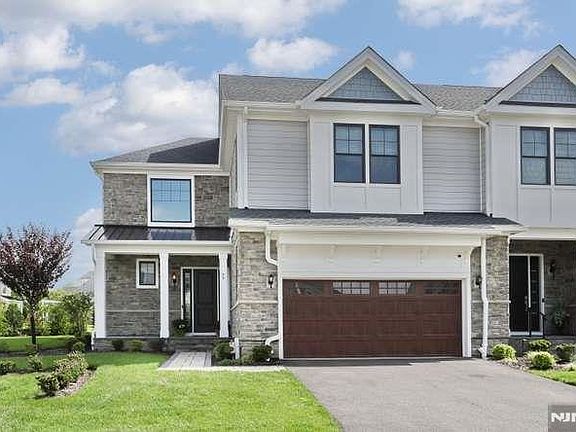 2nd image of 90 Woodmont Circle