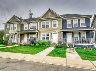 249 Rainbow Falls Mnr, Chestermere, AB T1X0M4