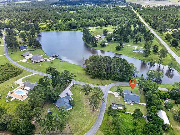 2nd image of 59 Lakeview Cir