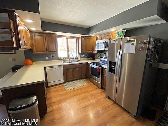 3rd image of 223 Minnesota St