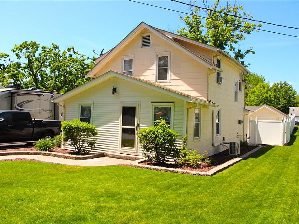 1st image of 144 Rockwell Avenue