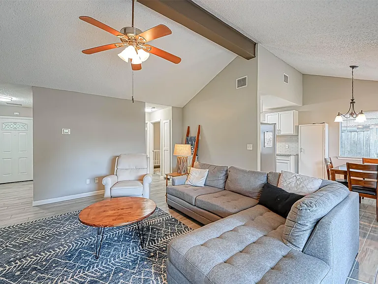22622 John Rolfe Ln — Photo 5