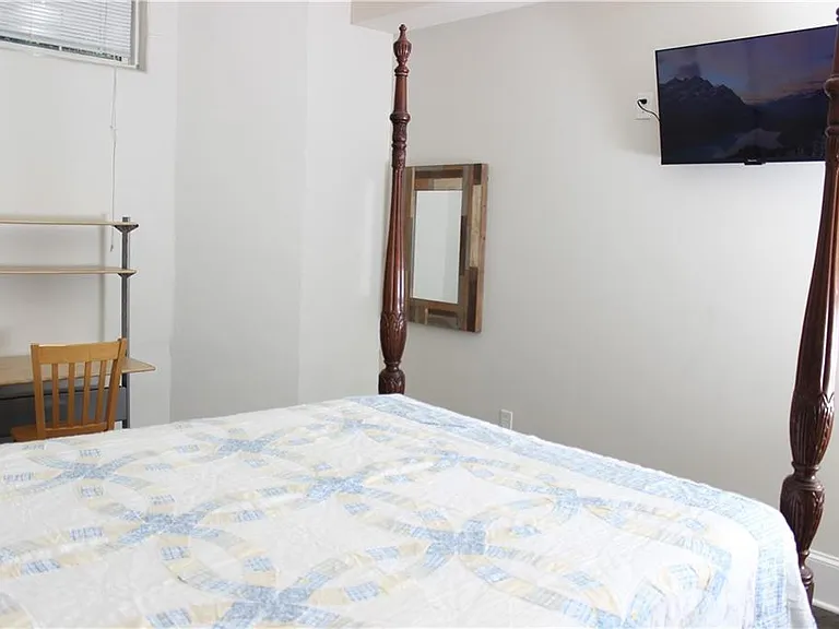 1124 Center St NW — Photo 14