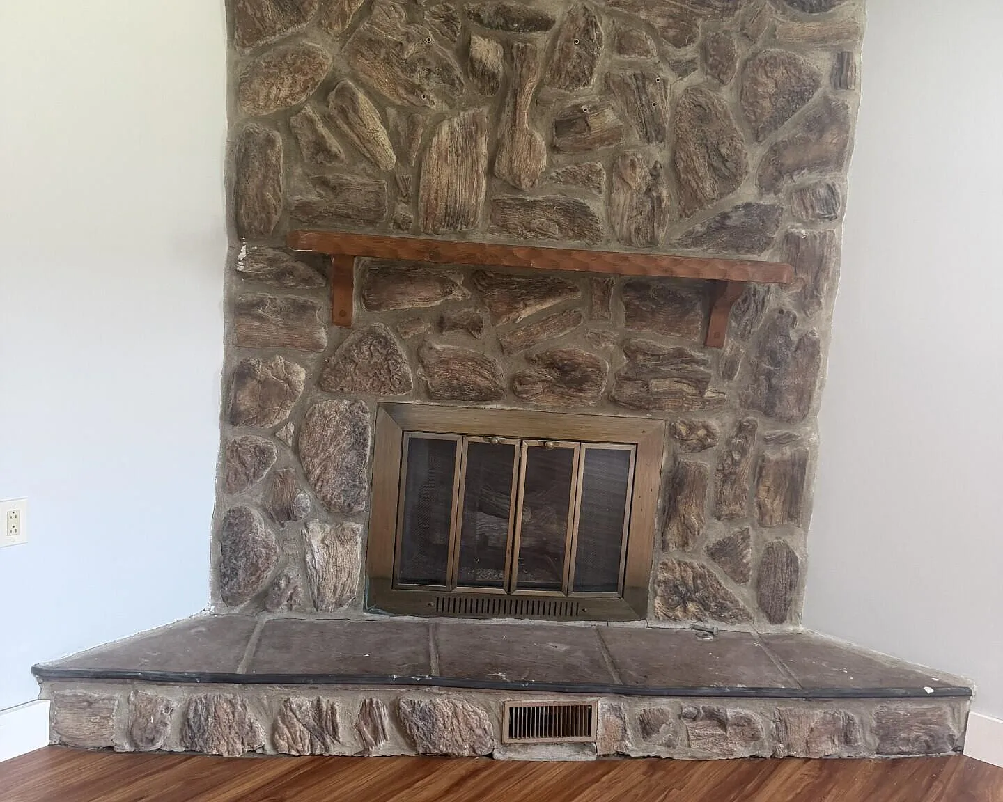 4 bed, 3.0 bath, 2160 sqft, $2,595 — Photo 4
