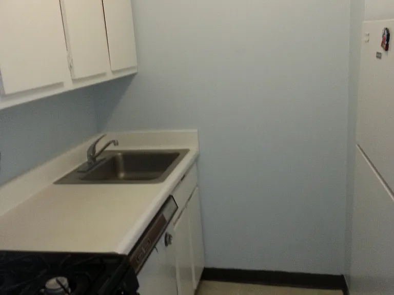 301 E 45th St #2D — Photo 8