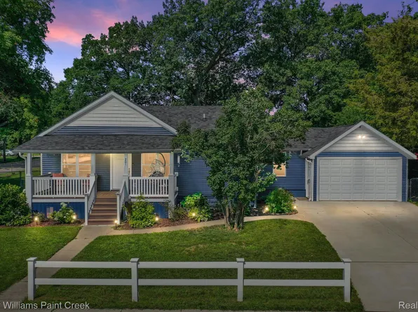 201 Park Ave, Holly, MI 48442