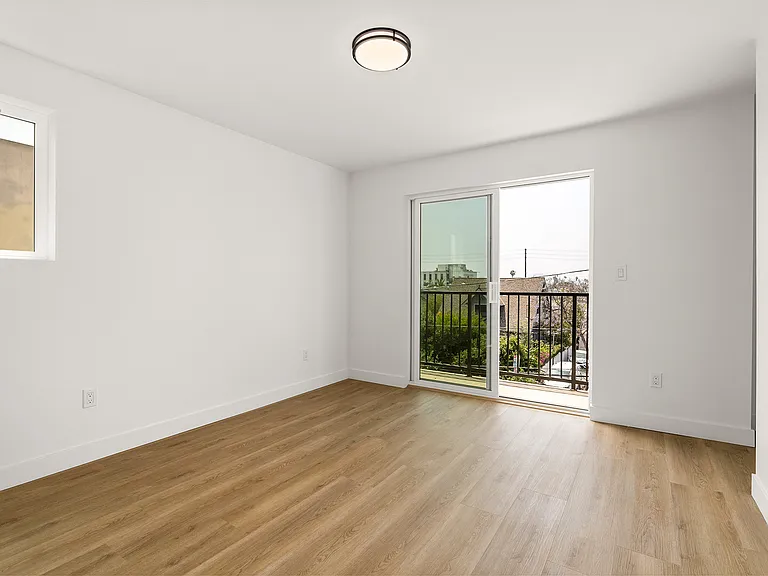 5351 Virginia Ave — Photo 4