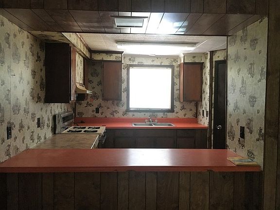 3rd image of 18 Sunnyvale Dr
