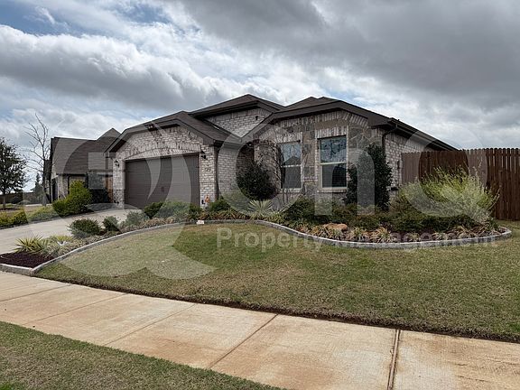2nd image of 4725 Sassafras Dr