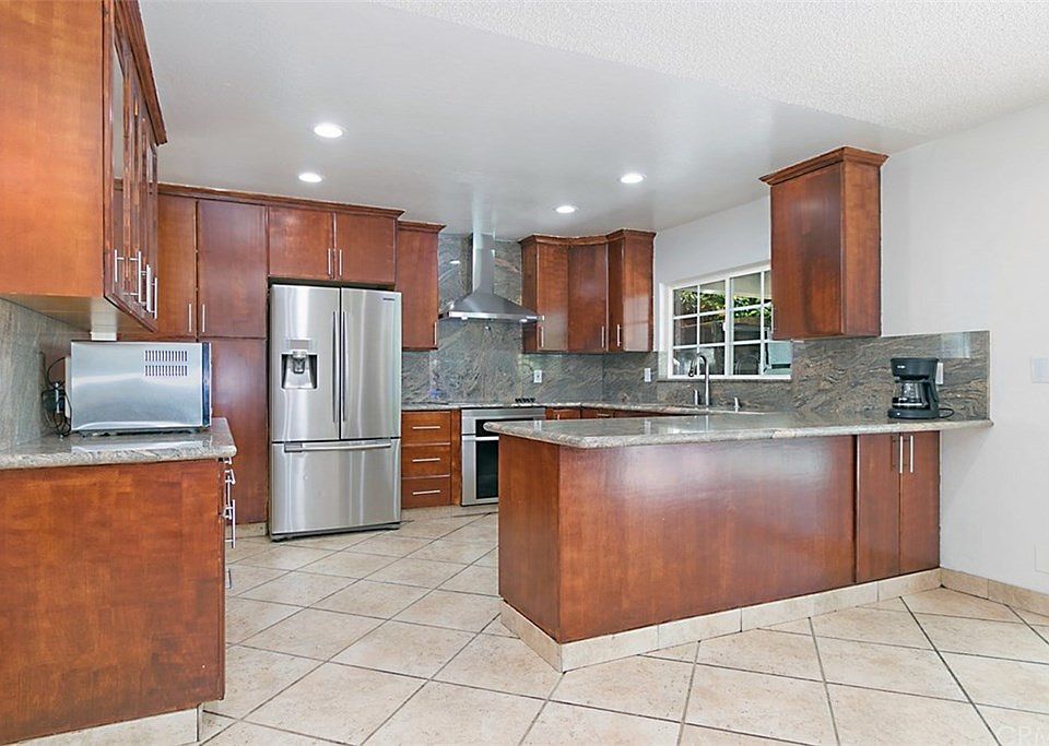 1st image of 19680 Vista Hermosa Dr