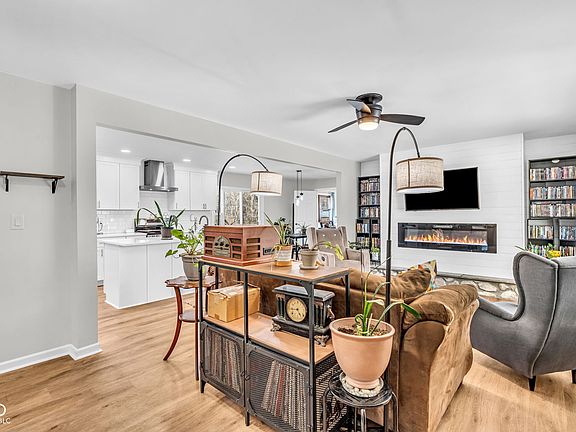 4th image of 6346 W 62nd St