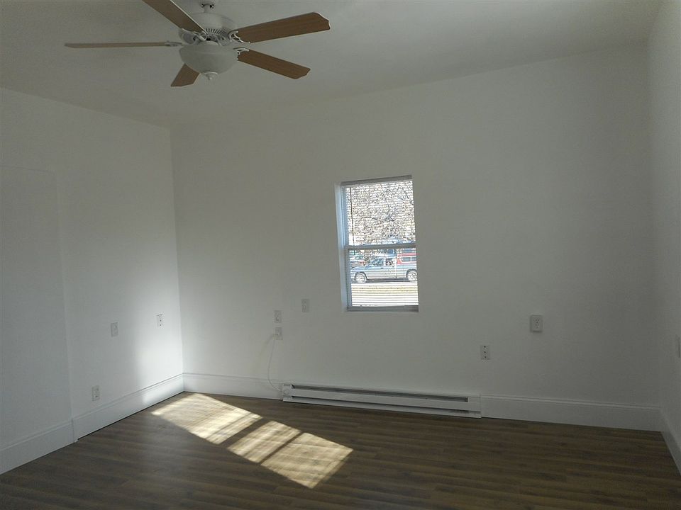 1st image of 1020 E Park St