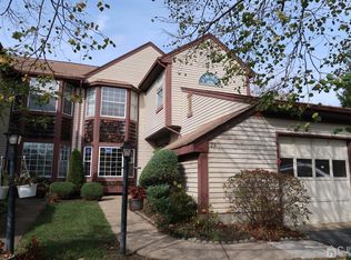 2 A John Tyler Ct, Monroe Township, NJ 08831