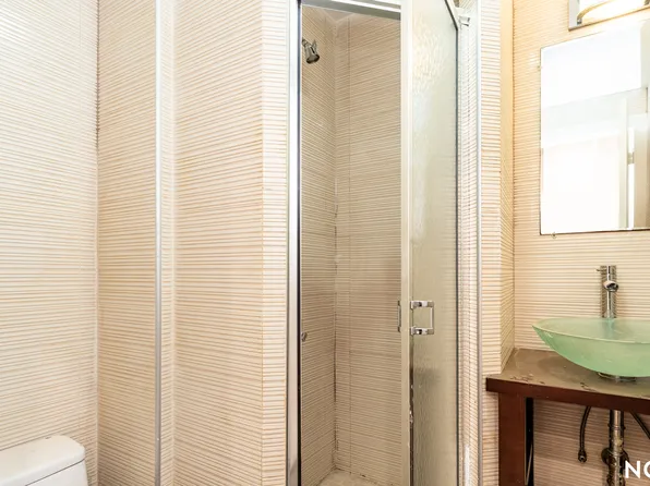 276 Boerum Street image 13 of 19