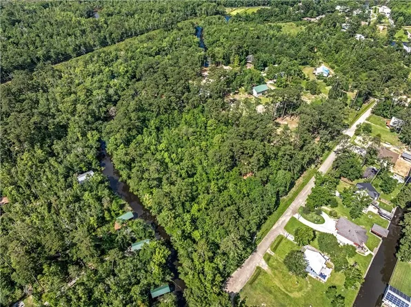 Monga Dr, Covington, LA 70433