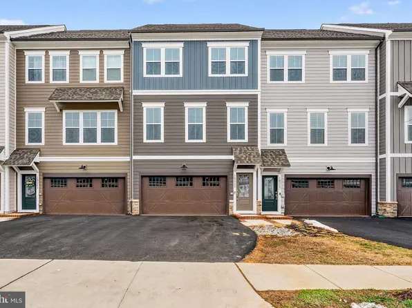 18245 Moss Garden Rd, Dumfries, VA 22026