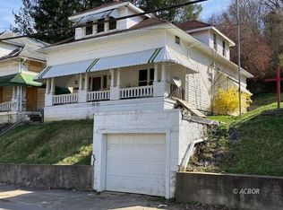201 Mulberry Ave, Pomeroy, OH 45769