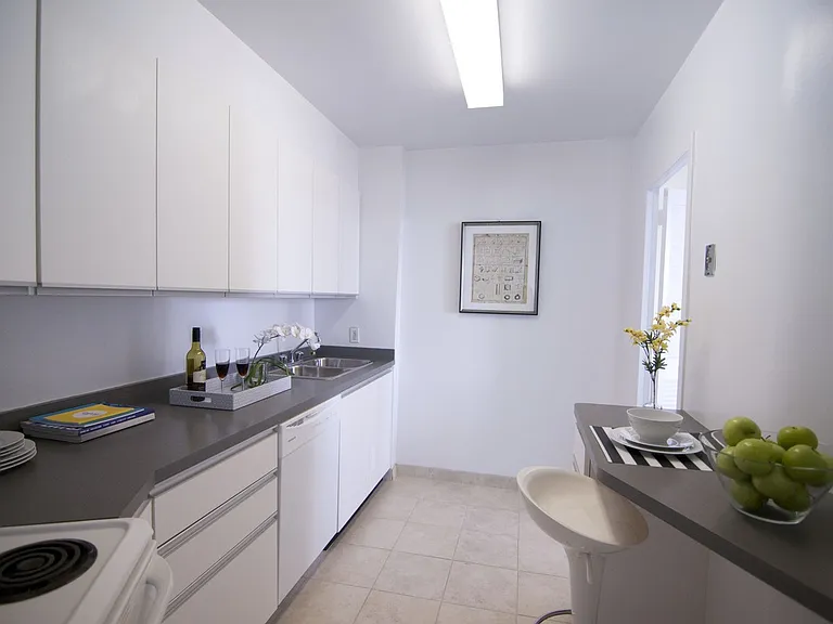 100 Graydon Hall Dr — Photo 24