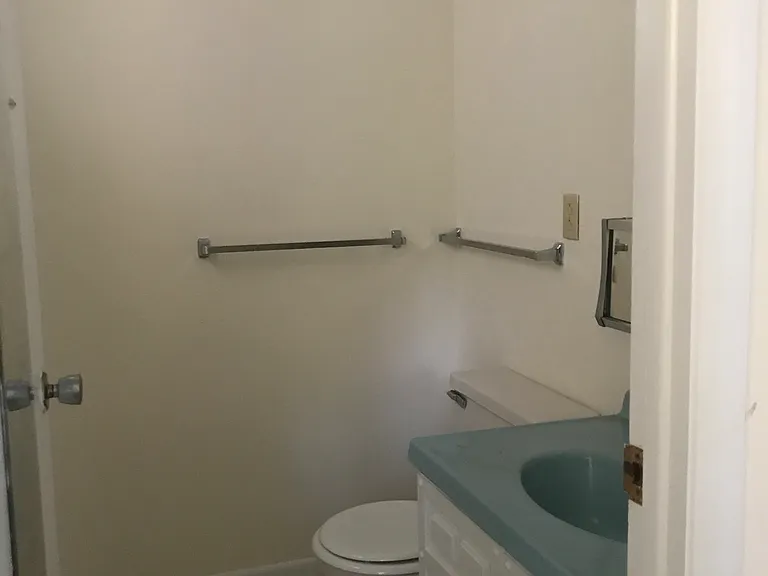 8 Cardinal Dr — Photo 12