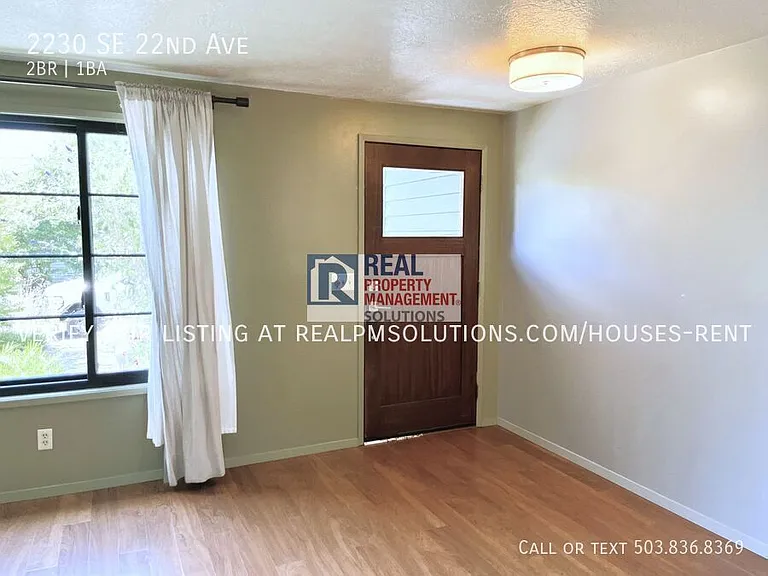 2230 SE 22nd Ave — Photo 4