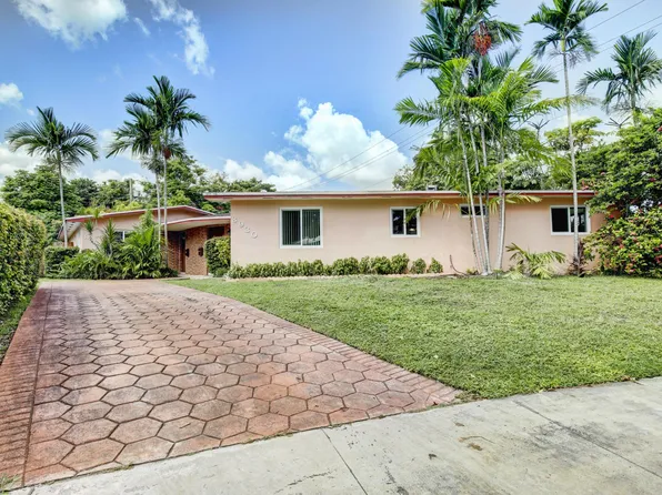 8932 SW 149th Ter, Miami, FL 33176