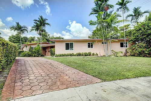 8932 SW 149th Ter Photo 1 8932 SW 149th Ter Photo 1