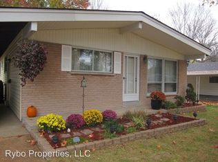 415 Versailles Dr, Florissant, MO 63031