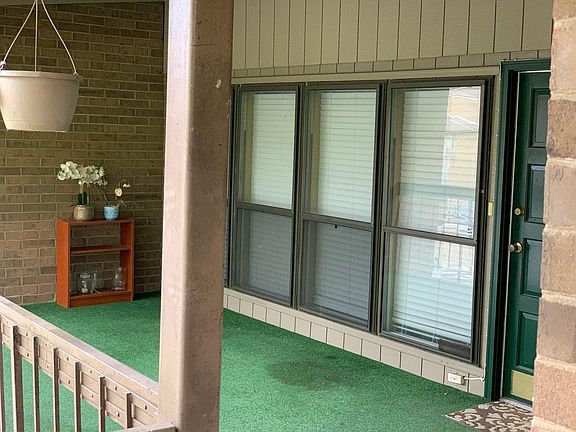 3rd image of 459 Canberra Dr
