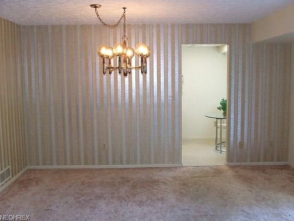 4th image of 520 Meredith Ln APT 205