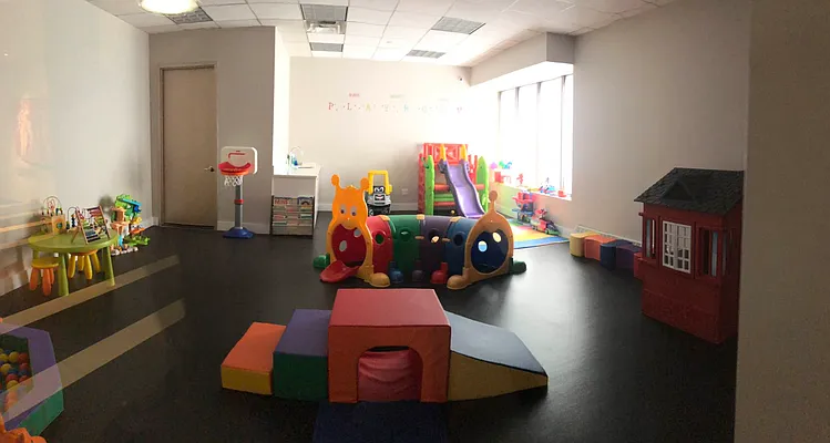 Rented by Square Realty Global Inc | media 29