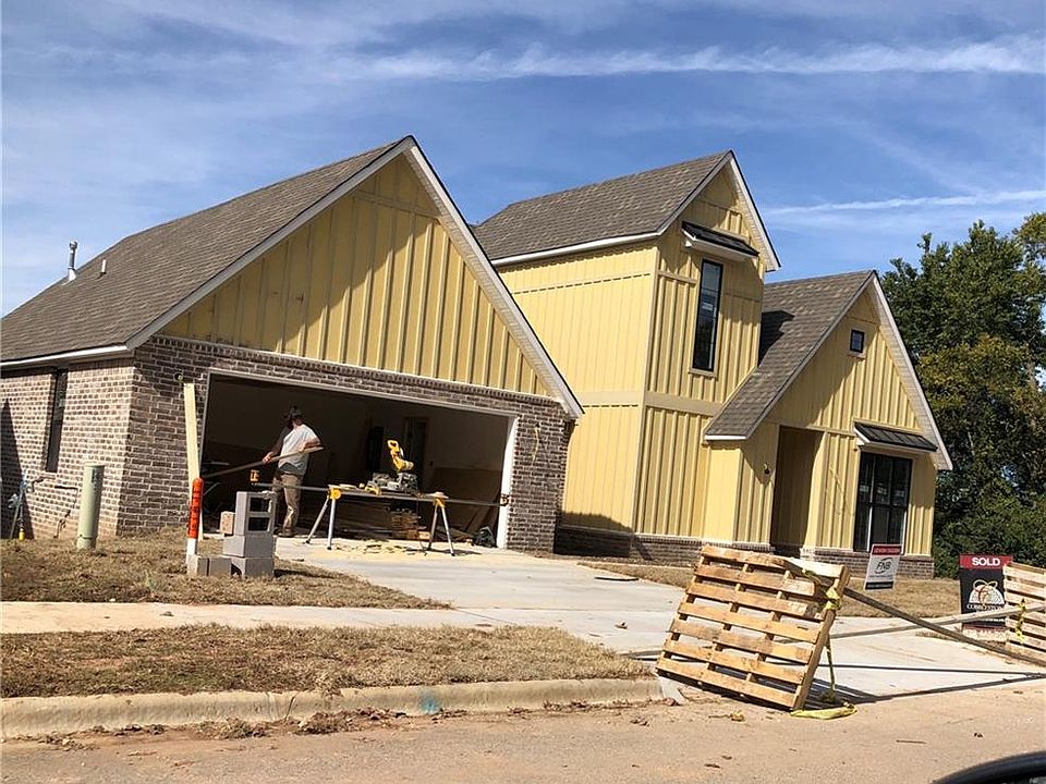 1st image of 361 N Ainsley Loop