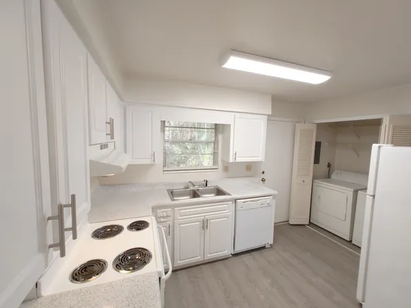 Pinnacle Point, 3640 SW 20th Ave APT 12, Gainesville, FL 32607