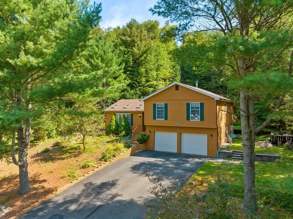 54 Saranac Ln, Saranac Lake, NY 12983