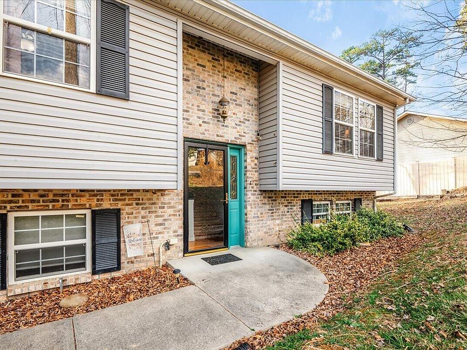 1st image of 2011 Cedar Ln