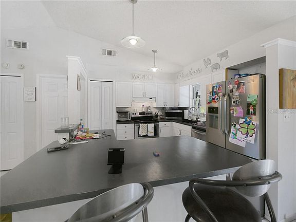3rd image of 2010 Bentwood Dr