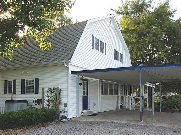 5th image of 211 N Railroad St