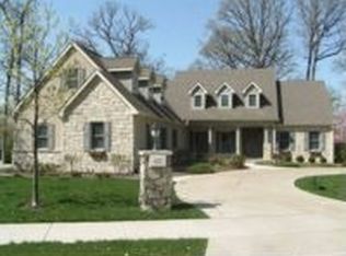 431 W Thousand Oaks Dr, Peoria, IL 61615
