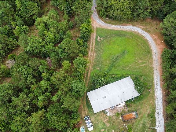 4th image of 921 Dockins Dr