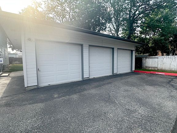 4th image of 1656 Barlow Ln APT 204